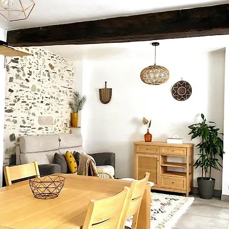 Holiday home Maison Avec Garage Pres Du Chateau Angers