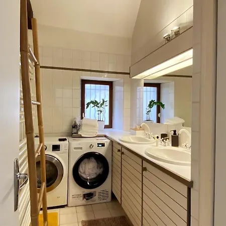 Holiday home Maison Avec Garage Pres Du Chateau Angers